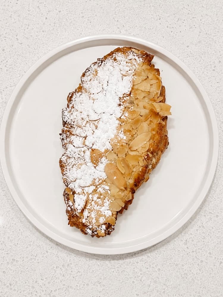 ALMOND CROISSANT