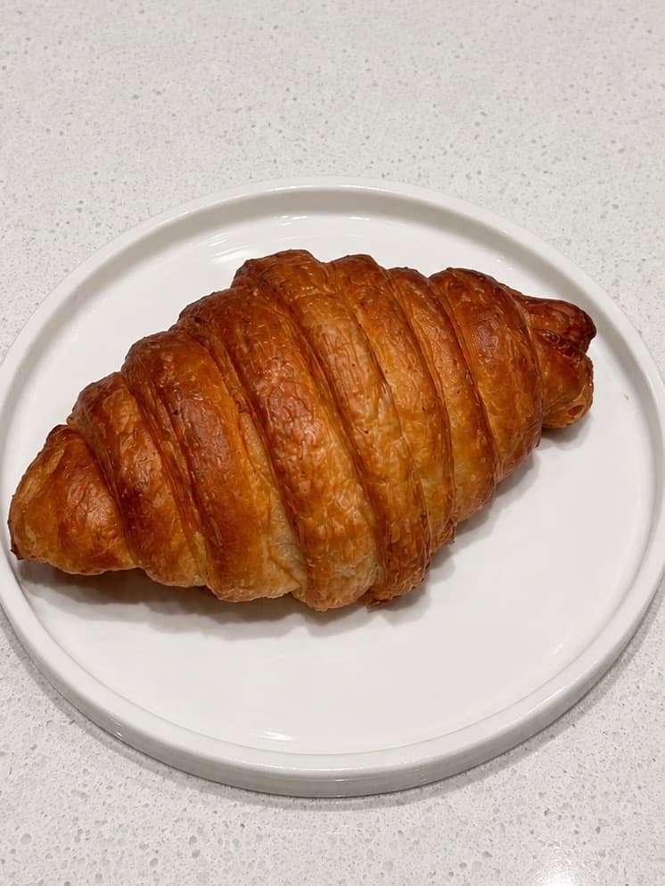 PLAIN  CROISSANT